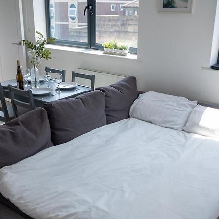 Modern One Bedroom Apartment In Town Centre & 4 Min To The Beach Bournemouth Zewnętrze zdjęcie