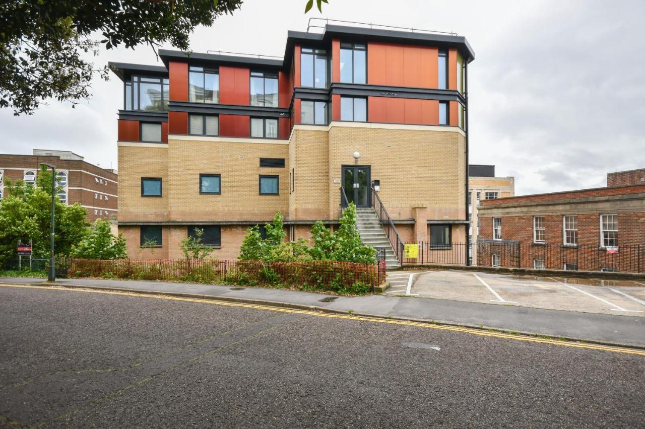 Modern One Bedroom Apartment In Town Centre & 4 Min To The Beach Bournemouth Zewnętrze zdjęcie