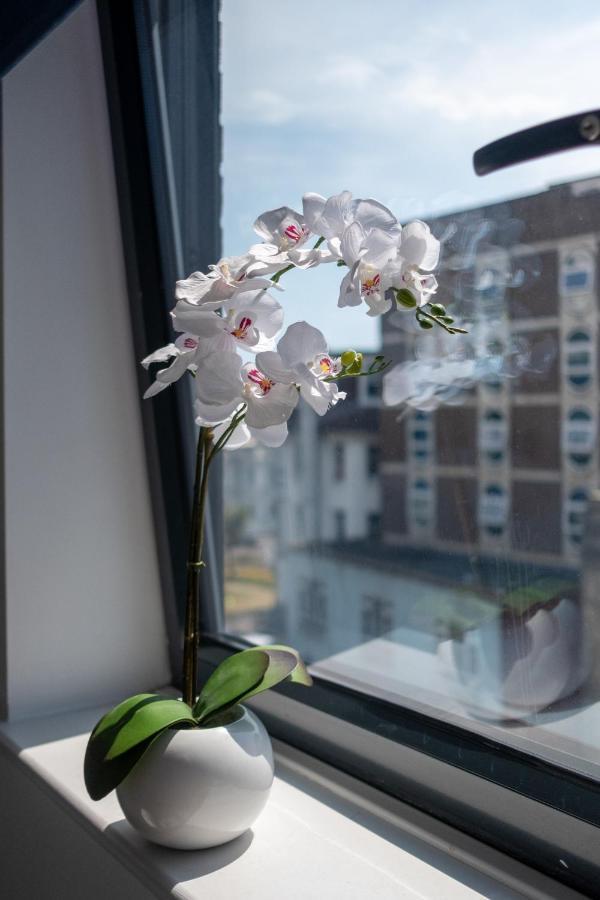 Modern One Bedroom Apartment In Town Centre & 4 Min To The Beach Bournemouth Zewnętrze zdjęcie
