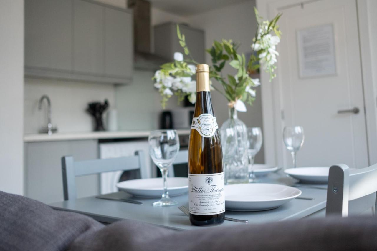 Modern One Bedroom Apartment In Town Centre & 4 Min To The Beach Bournemouth Zewnętrze zdjęcie